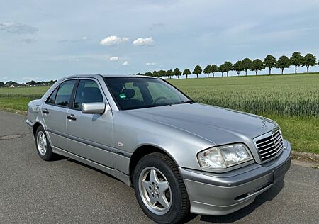 Mercedes-Benz C 200 Automatik /Klima/Temp./AHK/Sehr gepflegt