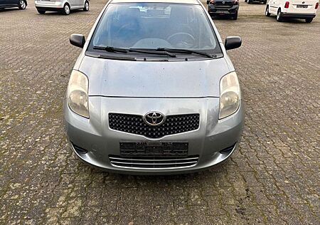 Toyota Yaris Cool