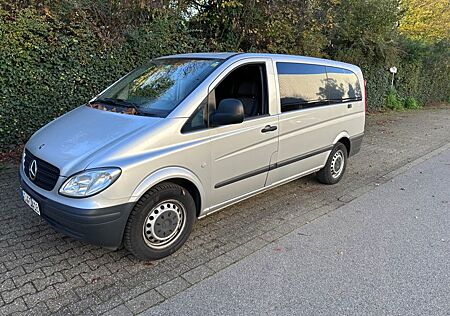 Mercedes-Benz Vito Behindertentransporter mit Rampe