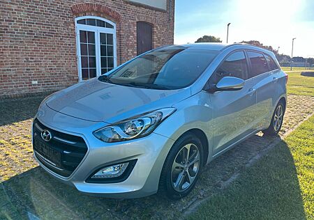 Hyundai i30 cw *1.Hand/Klimaautomatik/TÜV NEU