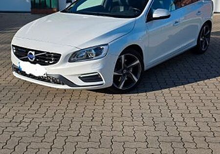 Volvo V60 D5 Geartronic Momentum R-Design