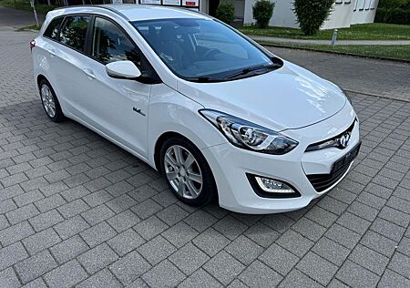 Hyundai i30 CW 1.6 CRDi 94kW Trend blue Trend | 1.Hand |