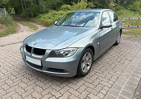 BMW 320i E90 - TÜV Neu -