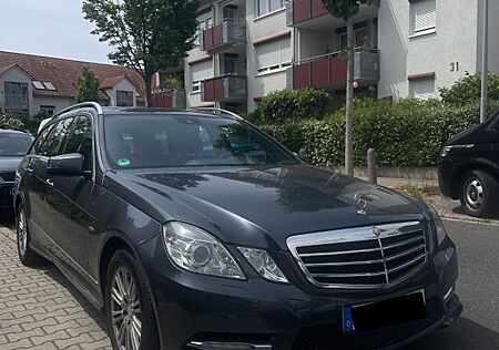 Mercedes-Benz E 200 T-Modell AMG-Line BlueEFFICIENCY AVANTGARD