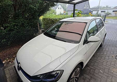 VW Golf Volkswagen e- 100 kW (136 PS), EZ 11/2020