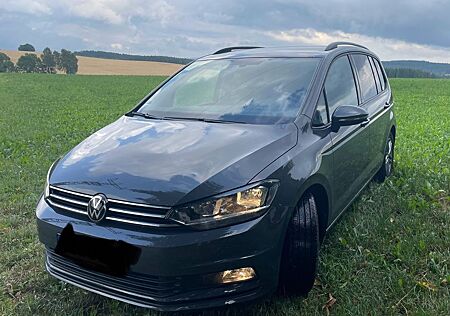 VW Touran Volkswagen 1.5 TSI
