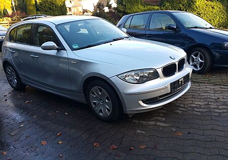 BMW 116i ,2 Hand,Schekheft,Tüv Neu