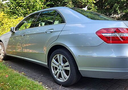 Mercedes-Benz E 350 4MATIC BlueEFFICIENCY ELEGANCE ELEGANCE