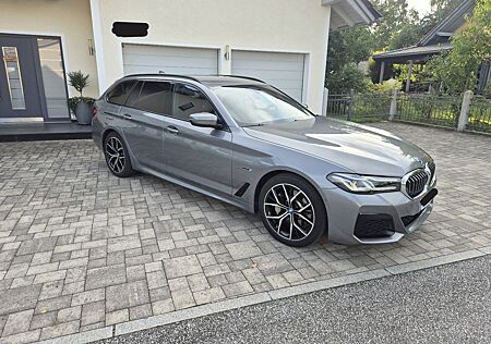 BMW 530e xDrive, HUD, AHK, Laser, 19° Alu