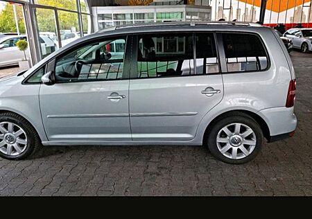 VW Touran Volkswagen 2.0 TDI 103kW DSG DPF -