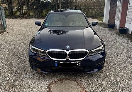 BMW 330e Advantage Automatik Advantage