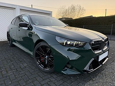 BMW M5 TOUR-M-DRIVERS-PANO-B&W -BRITISH RACING GREEN