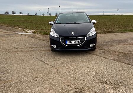 Peugeot 208 1.2 Style PureTech 82 Style, TÜV neu!