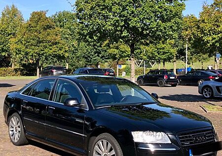 Audi A8 4.2 FSI tiptronic quattro - Alcantara