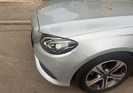 Mercedes-Benz E 220 d Autom. -