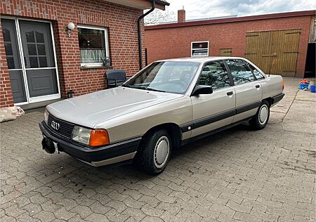 Audi 100