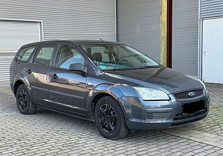 Ford Focus 1.4 /Navi/HU/Bluetooth/