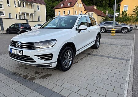 VW Touareg Volkswagen 3.0 V6 TDI R-Line
