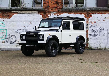 Land Rover Defender 90