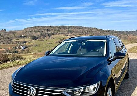 VW Passat Variant Volkswagen 2.0 TDI SCR DSG Business Vari...