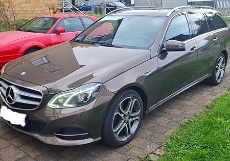 Mercedes-Benz E 220 CDI T AVANTGARDE