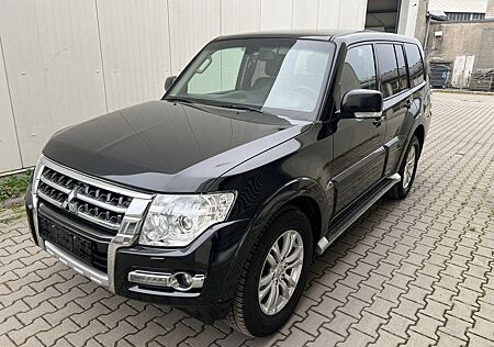 Mitsubishi Pajero 3.2 DI-D Diamant Edition.AHK.SHZ.7 Sitzer