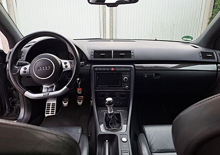Audi RS4 4.2 quattro -Schalensitze,Schiebedach,Carbon