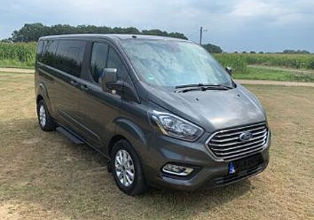 Ford Tourneo Custom gebraucht kaufen Ford Tourneo Custom / L2H1 / AHK / Titanium-Style