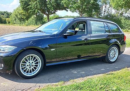 BMW 320i Touring -