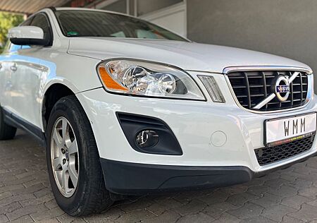 Volvo XC 60 XC60 Basis AWD*Pano*Allrad*