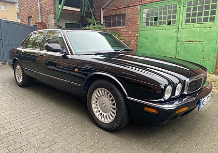 Jaguar XJ8 3.2 - Youngtimer im sehr gepflegten Zustand