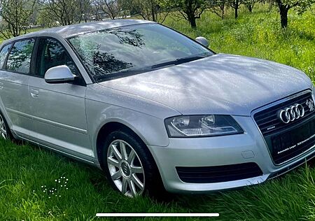 Audi A3 1.8 TFSI quattro Attraction Sportback*1HD/SH*