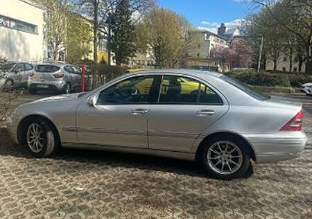 Mercedes-Benz 200