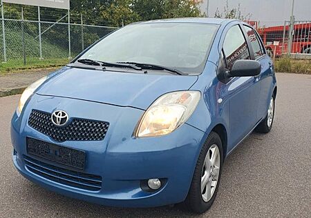 Toyota Yaris 1,3-l-VVT-i Cool Cool