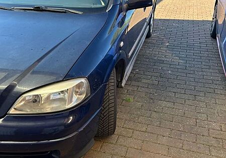 Opel Astra 1.6 -