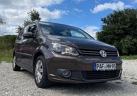 VW Touran Volkswagen 2.0 TDI*TÜV NEU**2.Hand**AHK**PANO*7Sitz*