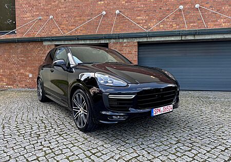 Porsche Cayenne GTS Pano LED Kamera