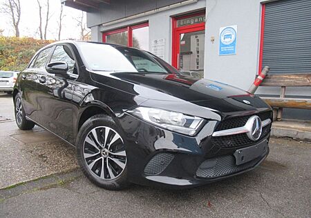 Mercedes-Benz A 200 A 200d 8-DCT Progressive Leder Navi