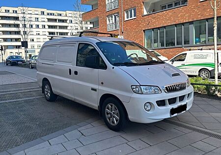 Hyundai H-1