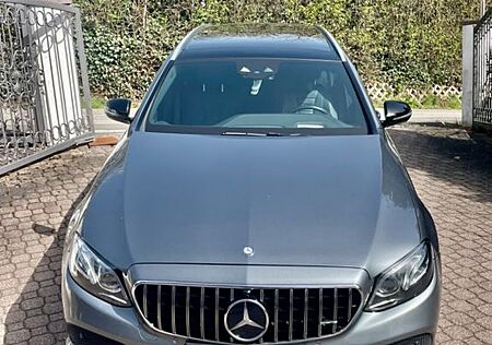 Mercedes-Benz E 220 d T Autom. -