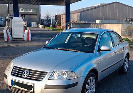 VW Passat Volkswagen 3BG 2.3 V5 Trendline TÜV Neu bis 10/20