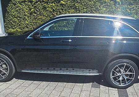 Mercedes-Benz GLC 300 e 4M Garantie Pano AHK Disctronic
