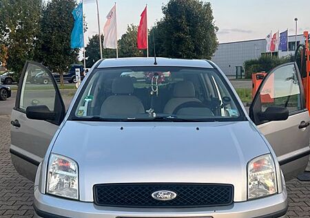 Ford Fusion 1,6 16V + Autom. +
