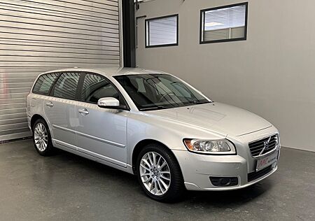 Volvo V50 Kombi 2.0 D DPF Momentum/1.Hand/wenig KM
