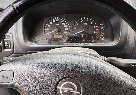 Opel Agila 1.2 -