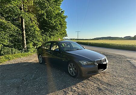 BMW 325i -