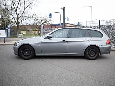 BMW 318i Touring Leder Panorama Xenon Scheckheft