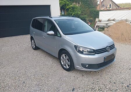 VW Touran Volkswagen 1.6TDI Comfortline ParkAssist AHK SHZ NAV