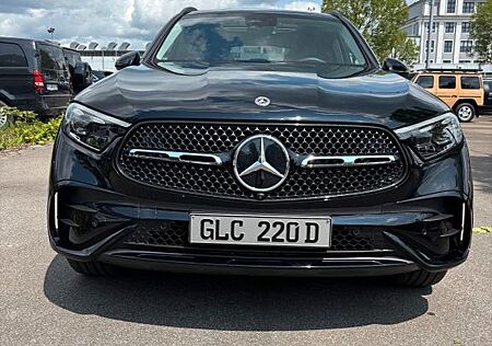 Mercedes-Benz GLC 220 d 4M/AMG/NIGHT/PANO/DL/AHK/20`/MEM