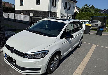 VW Touran Volkswagen 2.0 TDI SCR DSG IQ.DRIVE 7 Setzer Panoram